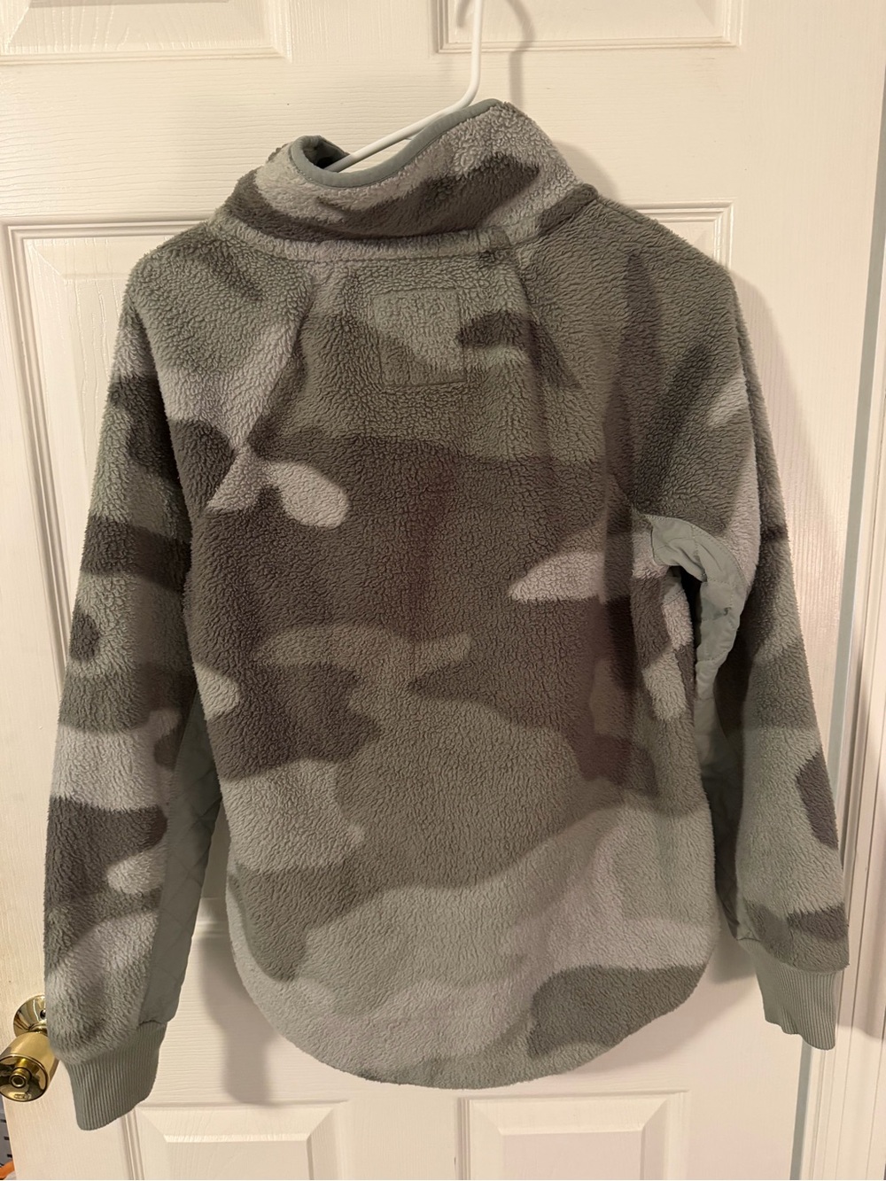 Quilted Panel Camo Fleece Pullover - Sage Green Abercrombie - Picture 5 of 5